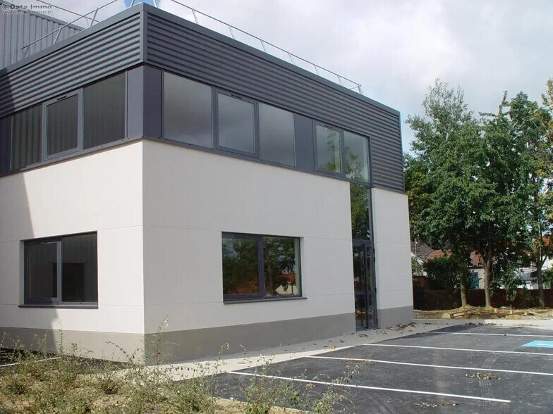 Industriel dans Goussainville à louer - Photo du bâtiment - Image 3 de 20