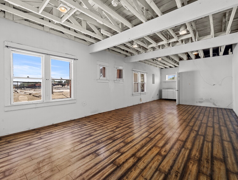 118 W 36th St, Los Angeles, CA for lease - Building Photo - Image 3 of 9