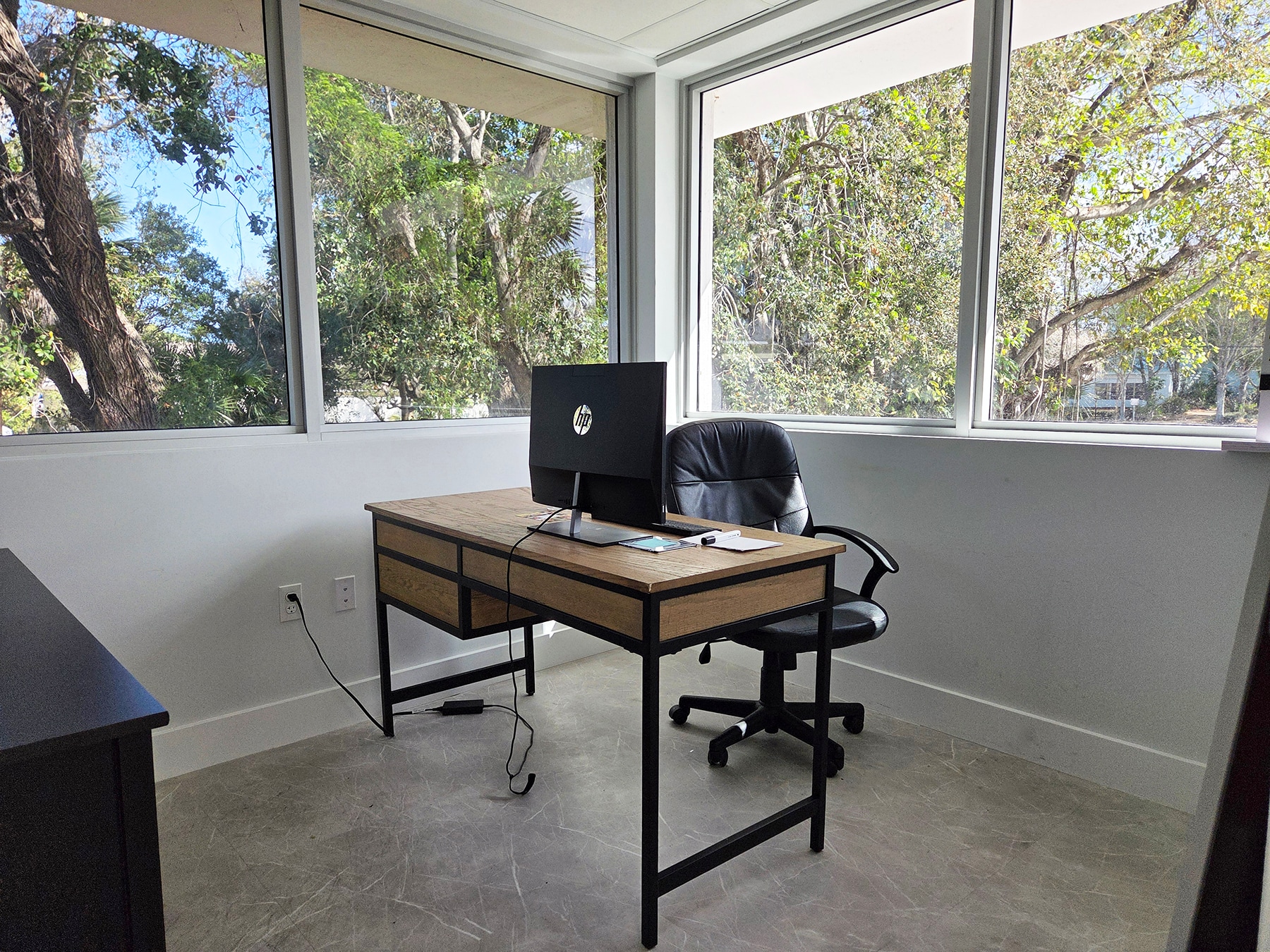 500 SE Osceola St, Stuart, FL for lease Interior Photo- Image 1 of 6