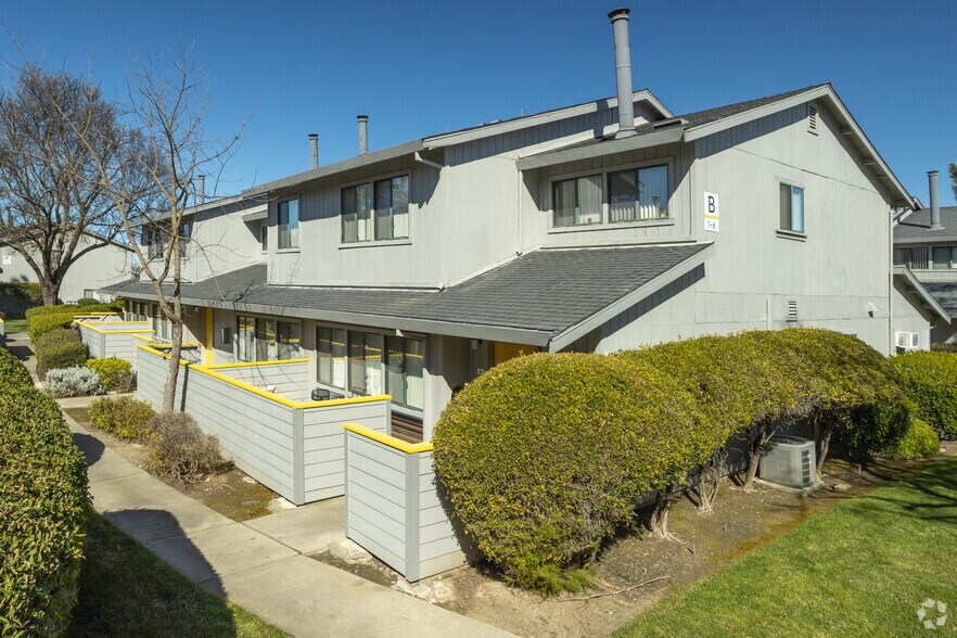 2477 Sycamore Ln, Davis, CA à vendre - Photo principale - Image 2 de 2