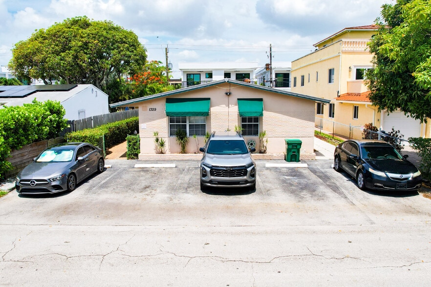 1329 NE 17th Ave, Fort Lauderdale, FL for sale - Building Photo - Image 2 of 25