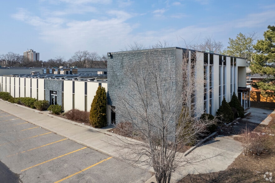 2562 Stanfield Rd, Mississauga, ON for lease - Primary Photo - Image 1 of 5