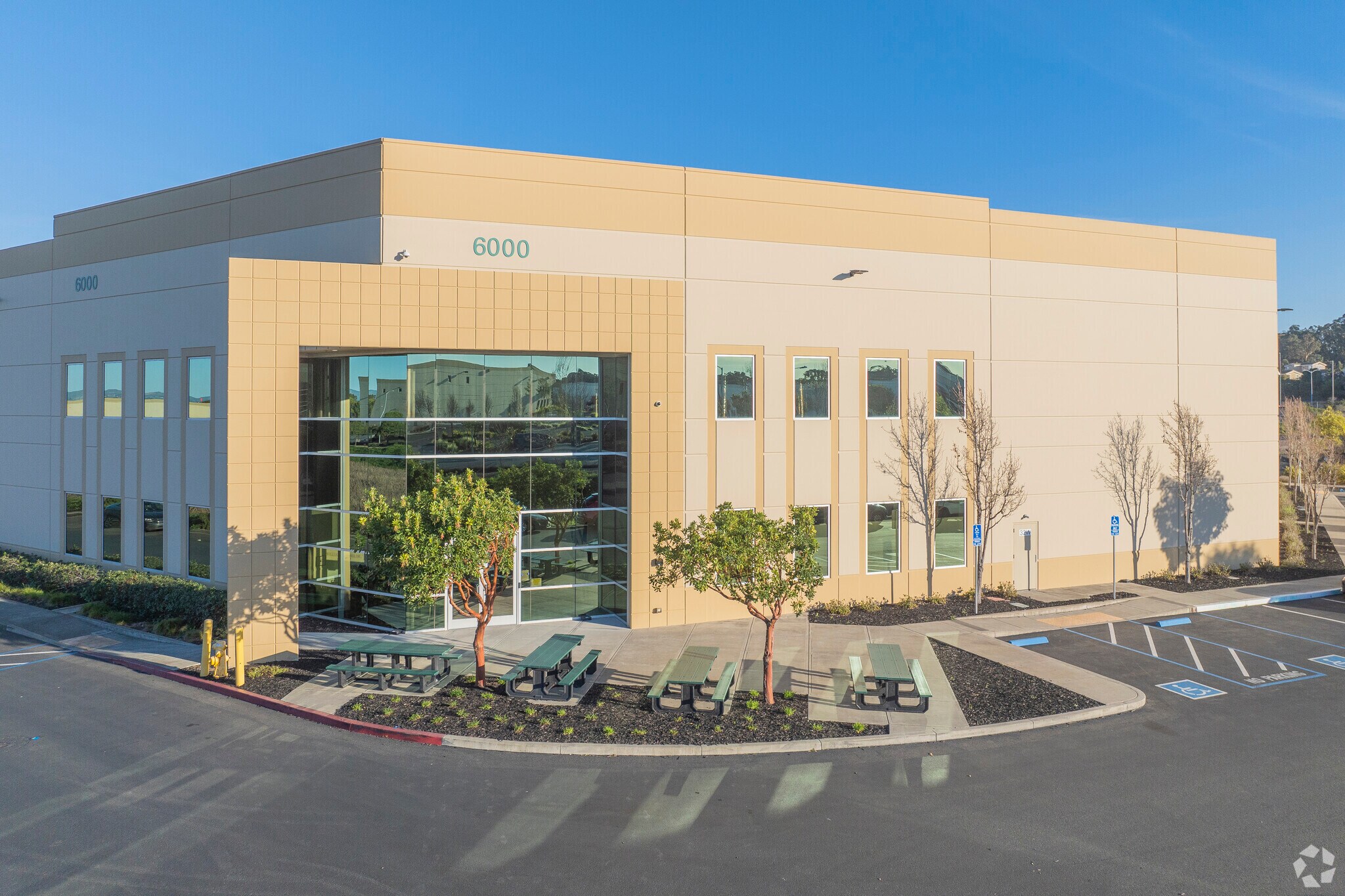 6000 Giant Rd, Richmond, CA à louer Photo principale- Image 1 de 7