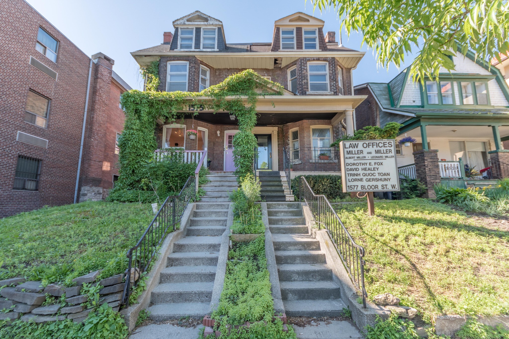 1575-1577 Bloor St W, Toronto, ON à vendre Photo du bâtiment- Image 1 de 1