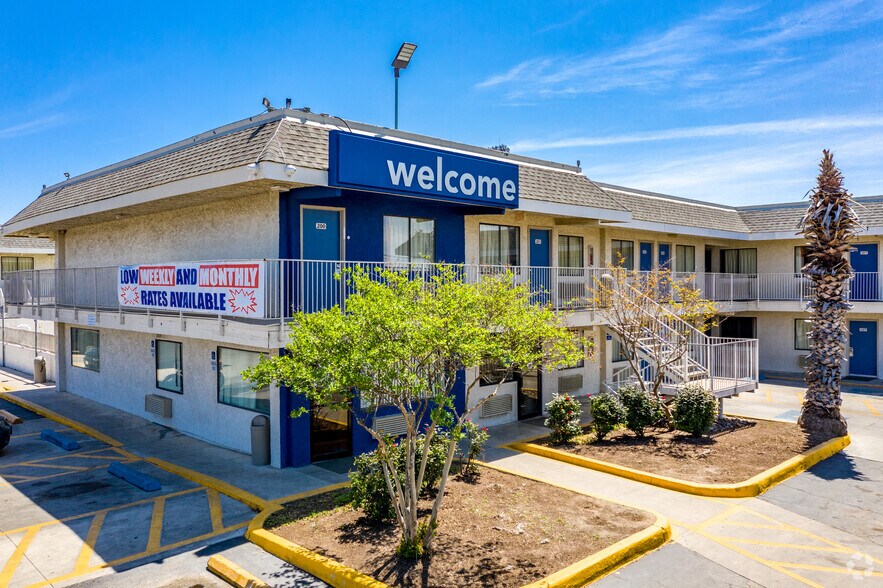 5522 N Pan Am Expy, San Antonio, TX à vendre - Photo du bâtiment - Image 3 de 66