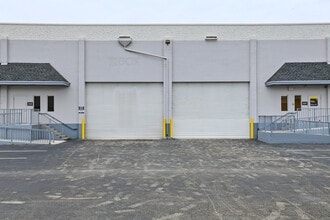 7950-7966 NW 14th St, Miami, FL à louer Photo du bâtiment- Image 1 de 14