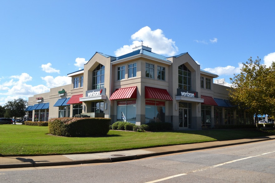 2861-2865 Lynnhaven Dr, Virginia Beach, VA for lease - Primary Photo - Image 1 of 3