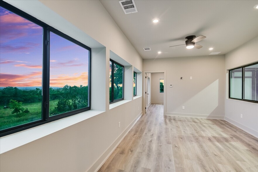 15210 Fitzhugh Rd, Austin, TX for sale - Building Photo - Image 2 of 16