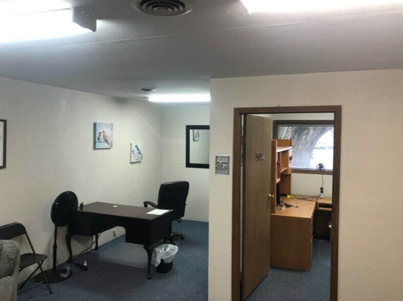 606 N Saginaw St, Lapeer, MI à louer - Photo intérieure - Image 2 de 7