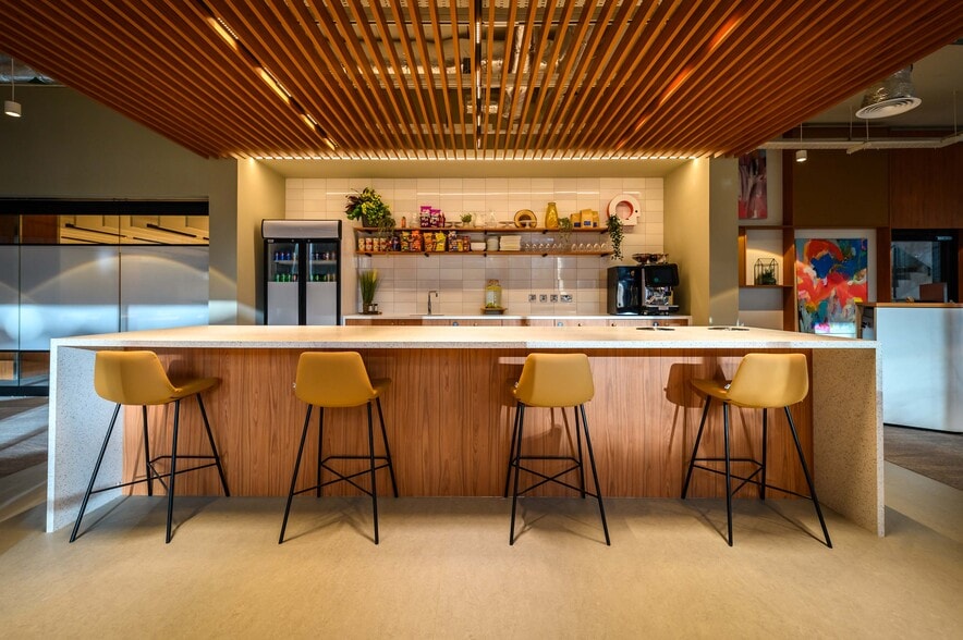 7 Exchange Quay, Salford for lease - Interior Photo - Image 3 of 13