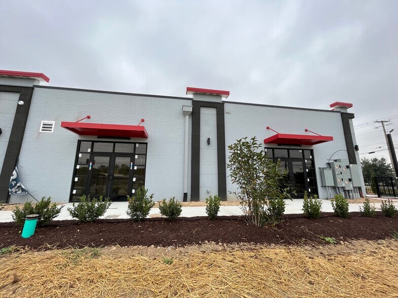 1051 Murfreesboro Rd, Lebanon, TN à louer - Photo du bâtiment - Image 3 de 3