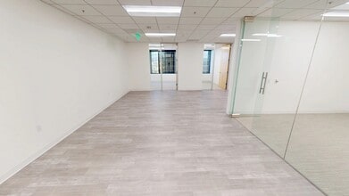 21700 Oxnard St, Woodland Hills, CA à louer Numérisation 3D de Matterport- Image 1 de 2