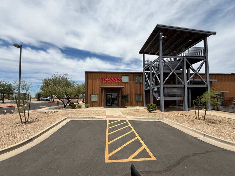 3545 S 28th St, Phoenix, AZ for lease - Building Photo - Image 2 of 6