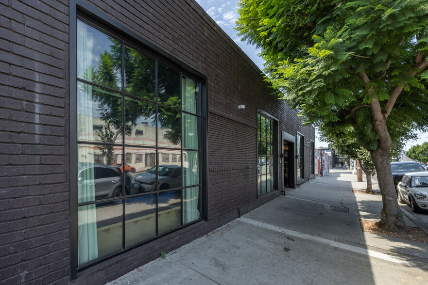 4202-4216 W Jefferson Blvd, Los Angeles, CA for lease - Building Photo - Image 2 of 8