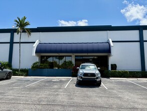 6450-6468 E Rogers Cir, Boca Raton, FL for lease Building Photo- Image 1 of 10
