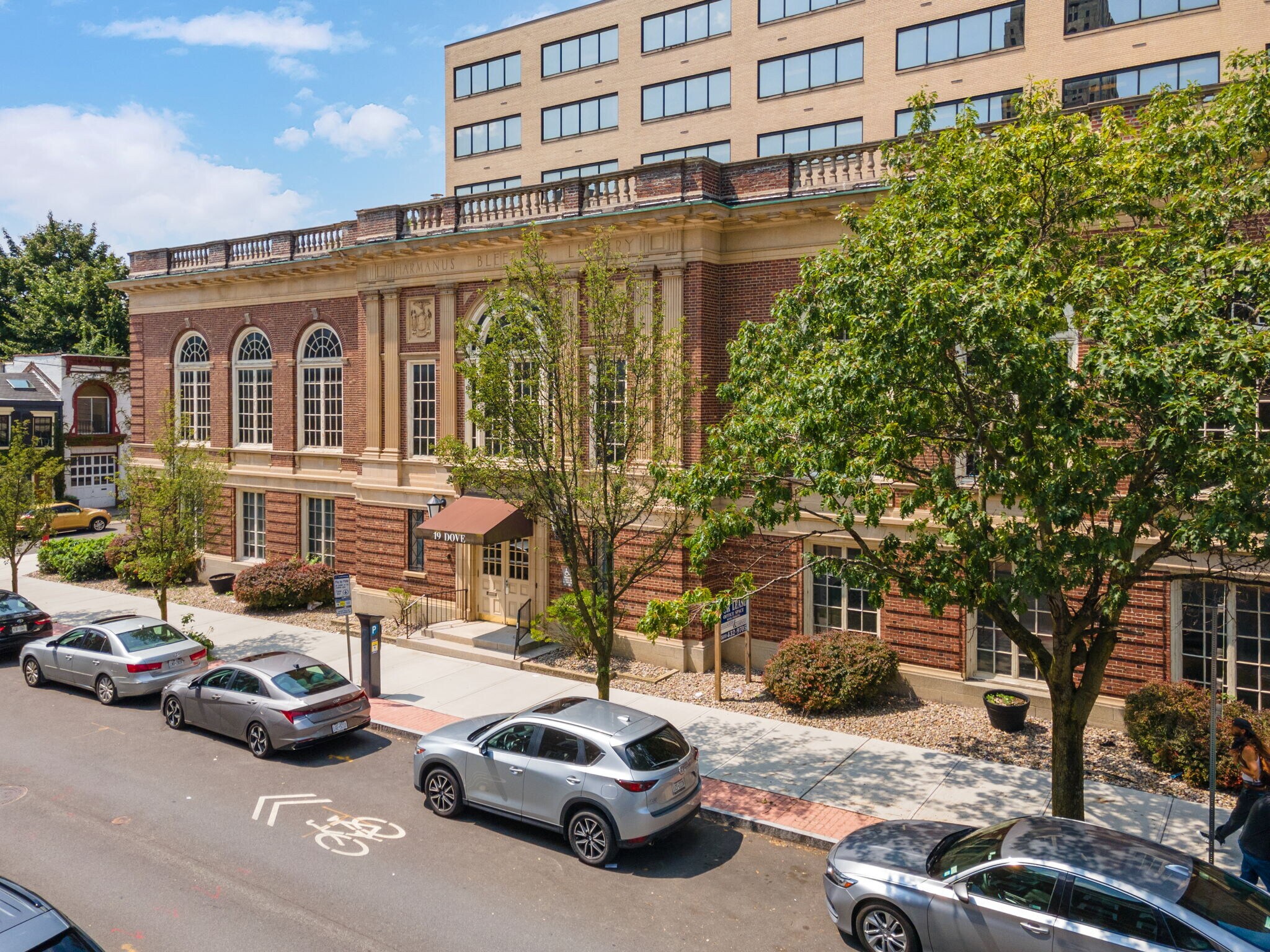 19 Dove St, Albany, NY à vendre Photo du bâtiment- Image 1 de 74