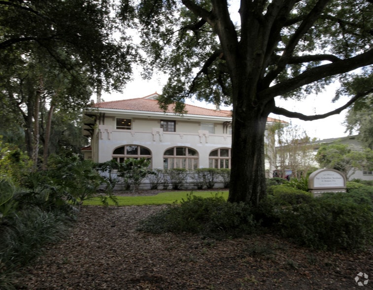 214 E Lucerne Cir, Orlando, FL à vendre - Photo du bâtiment - Image 1 de 3