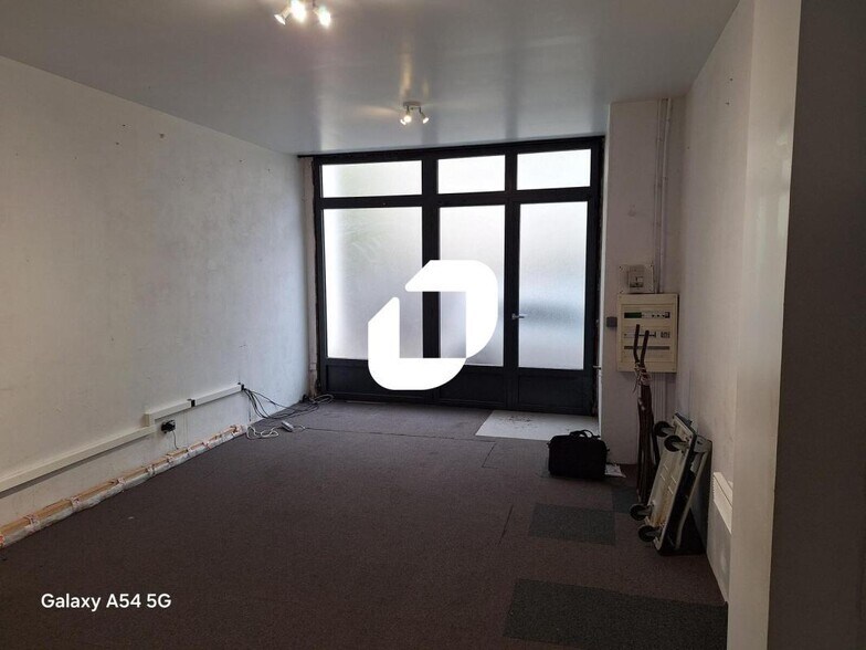 Office in Boulogne-Billancourt for lease - Interior Photo - Image 2 of 4