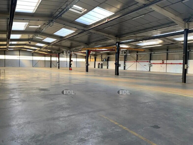 Flex dans Chaponost à louer - Photo du bâtiment - Image 3 de 9