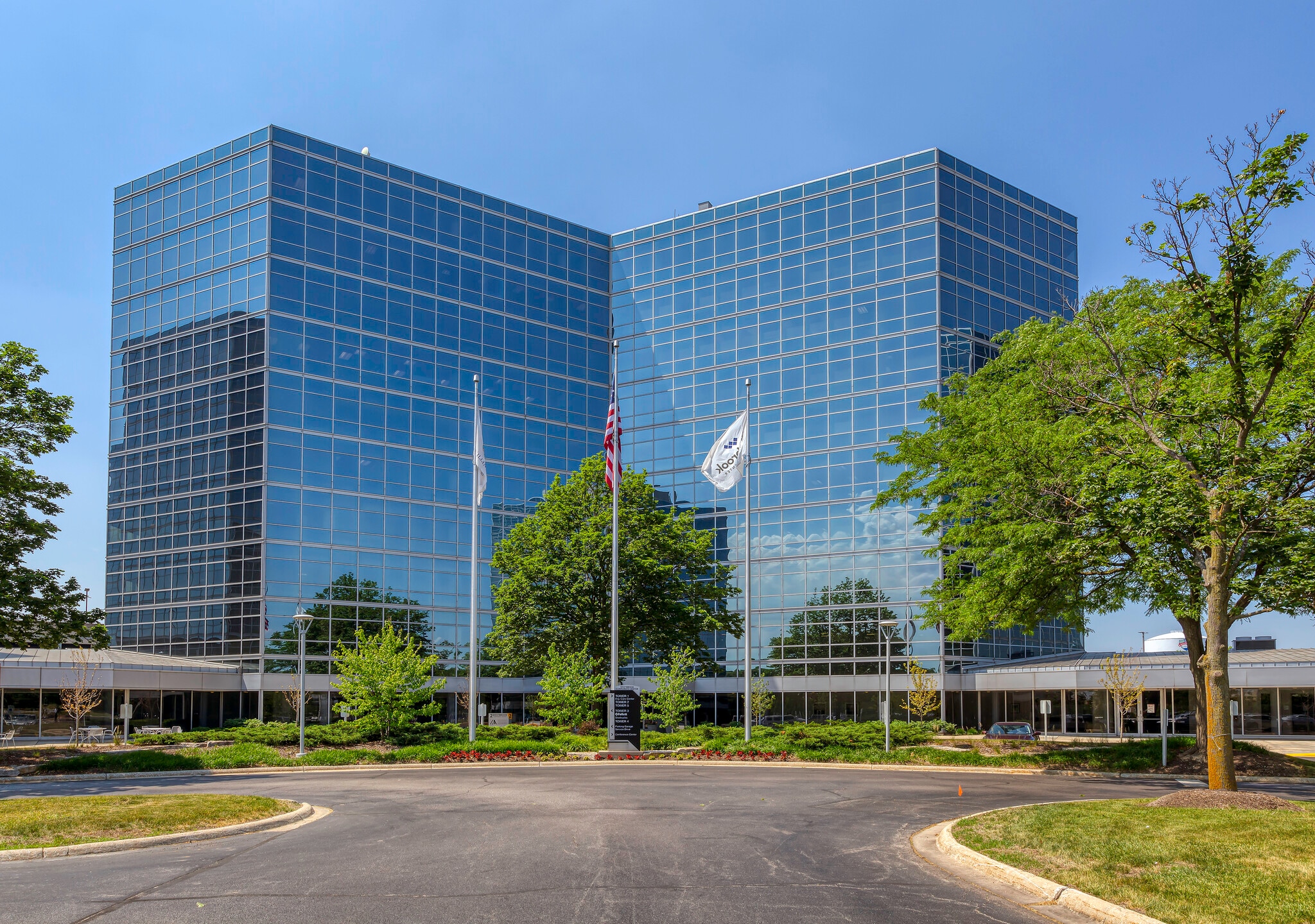 1 Westbrook Corporate Ctr, Westchester, IL for lease Primary Photo- Image 1 of 8