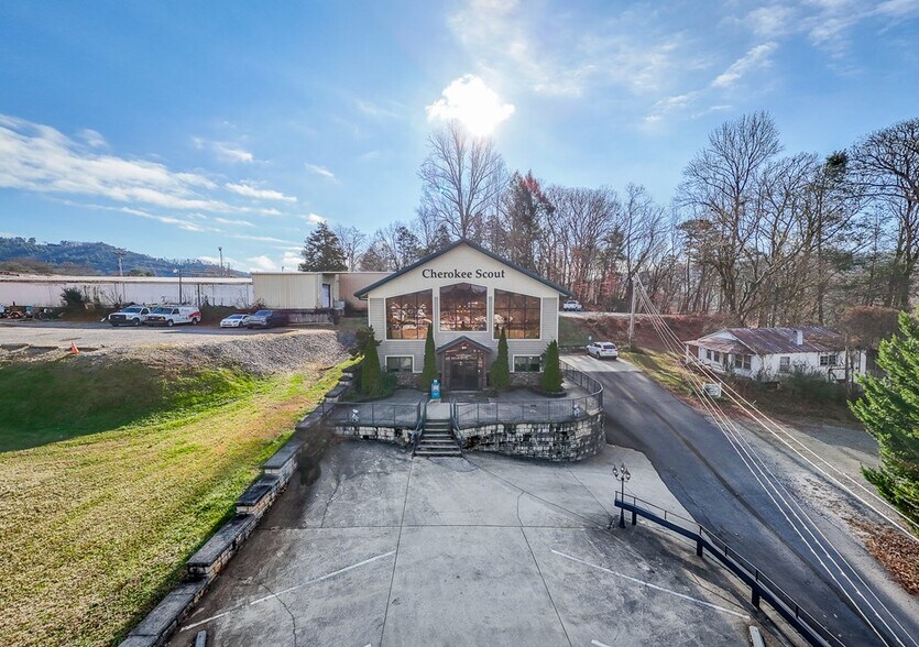 89 Sycamore St, Murphy, NC à vendre - Photo du bâtiment - Image 3 de 20