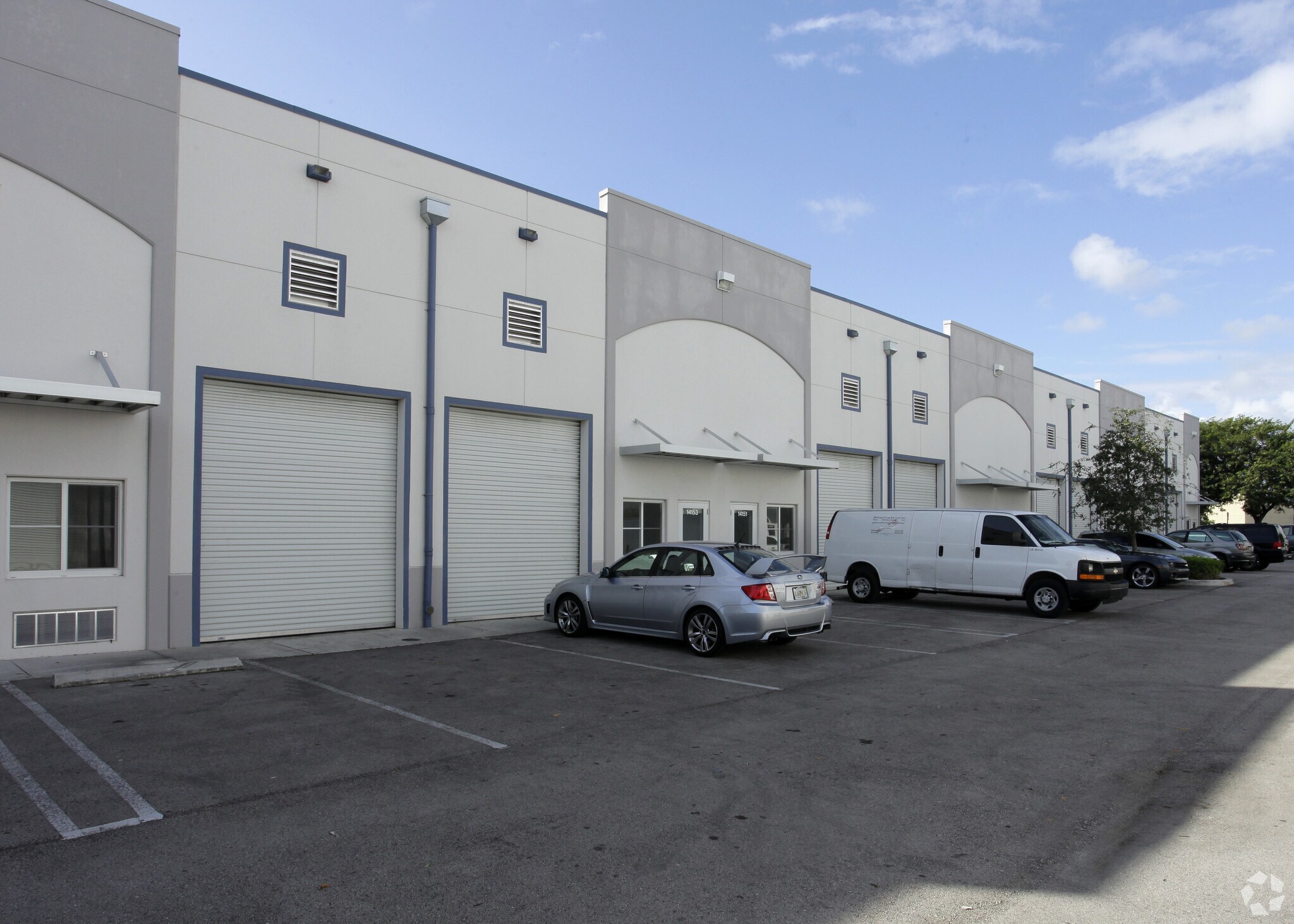 14141-14157 SW 119th Ave, Miami, FL à louer Photo du bâtiment- Image 1 de 13
