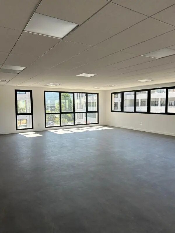 Bureau dans Aubagne à louer Photo du bâtiment- Image 1 de 7