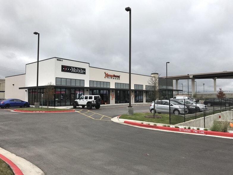 13000 N FM 620, Austin, TX à louer - Photo principale - Image 1 de 13