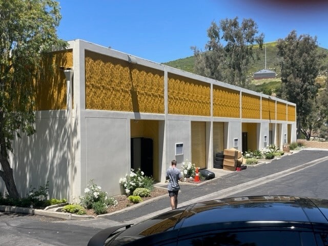 5740 Corsa Ave, Westlake Village, CA for lease - Primary Photo - Image 2 of 2