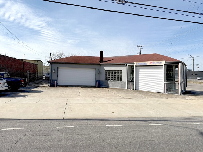 600 32nd St S, Birmingham, AL for lease - Primary Photo - Image 1 of 3