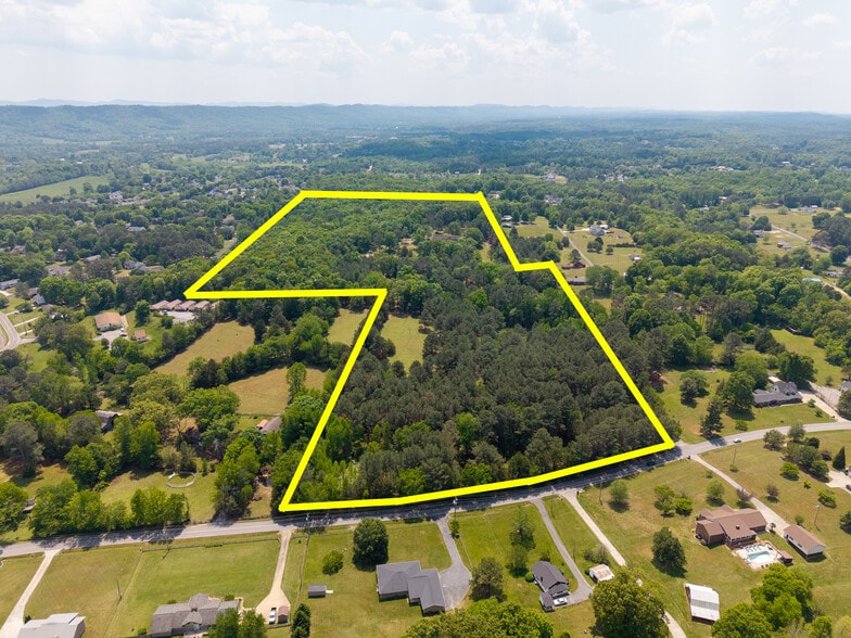 109 Harris Dr, Ringgold, GA for sale - Primary Photo - Image 1 of 18