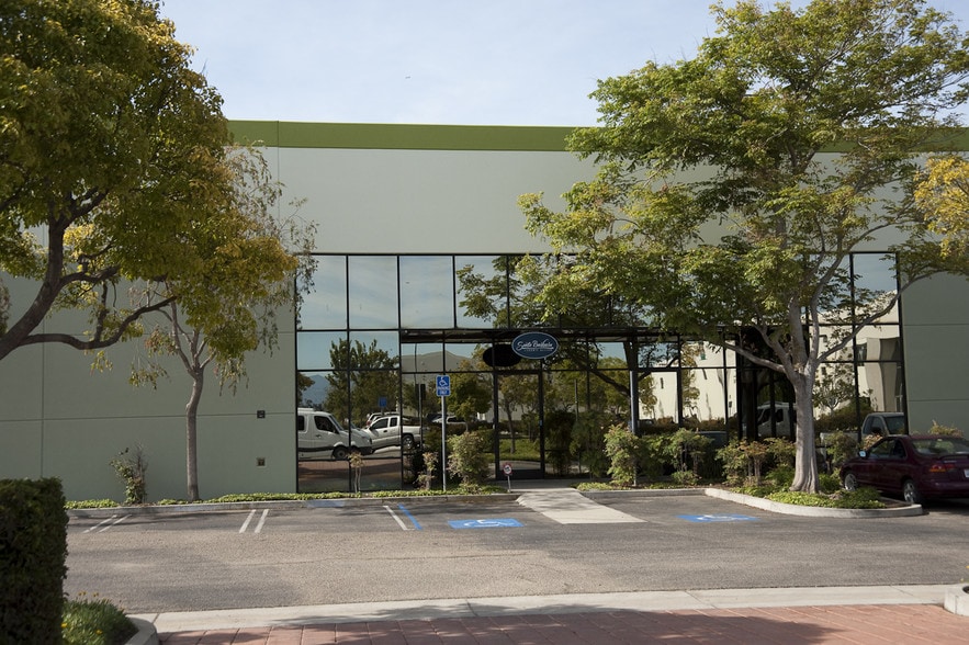 1650 Beacon Pl, Oxnard, CA for sale - Building Photo - Image 2 of 21