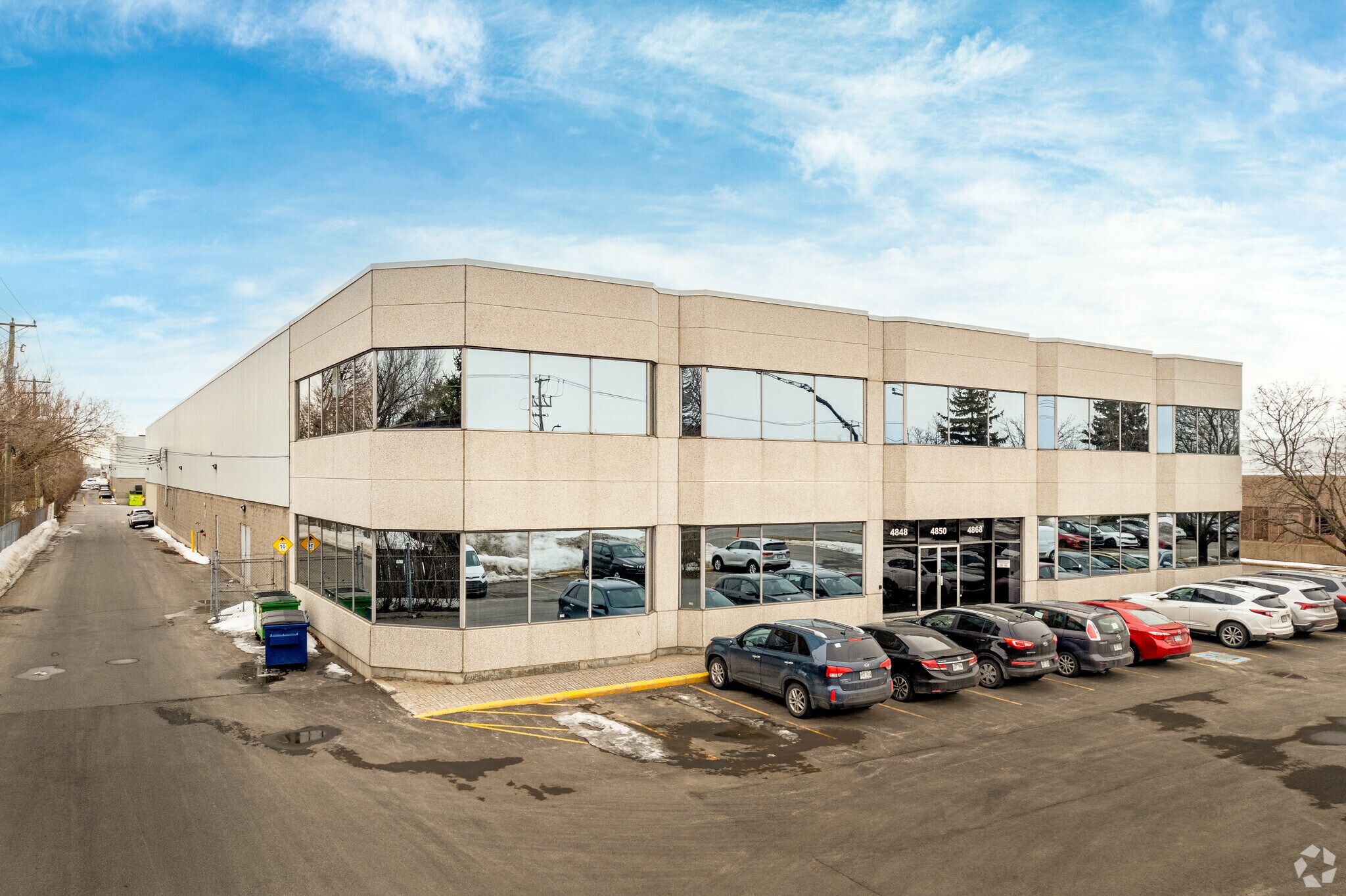 4848-4868 Ch Bois-Franc, Montréal, QC for lease Primary Photo- Image 1 of 11