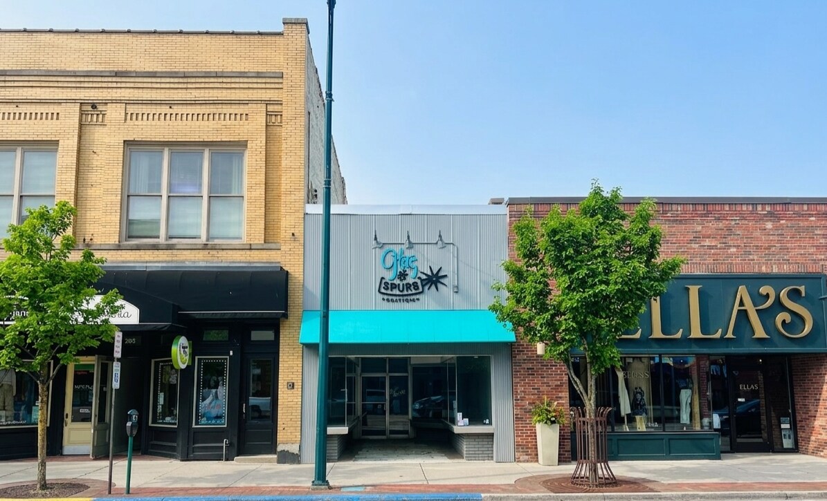 207 E Front St, Traverse City, MI à vendre Photo principale- Image 1 de 28