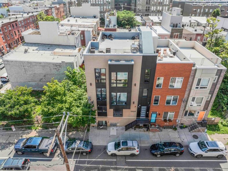 1309 S 20th St, Philadelphia, PA à vendre - Photo du bâtiment - Image 2 de 43