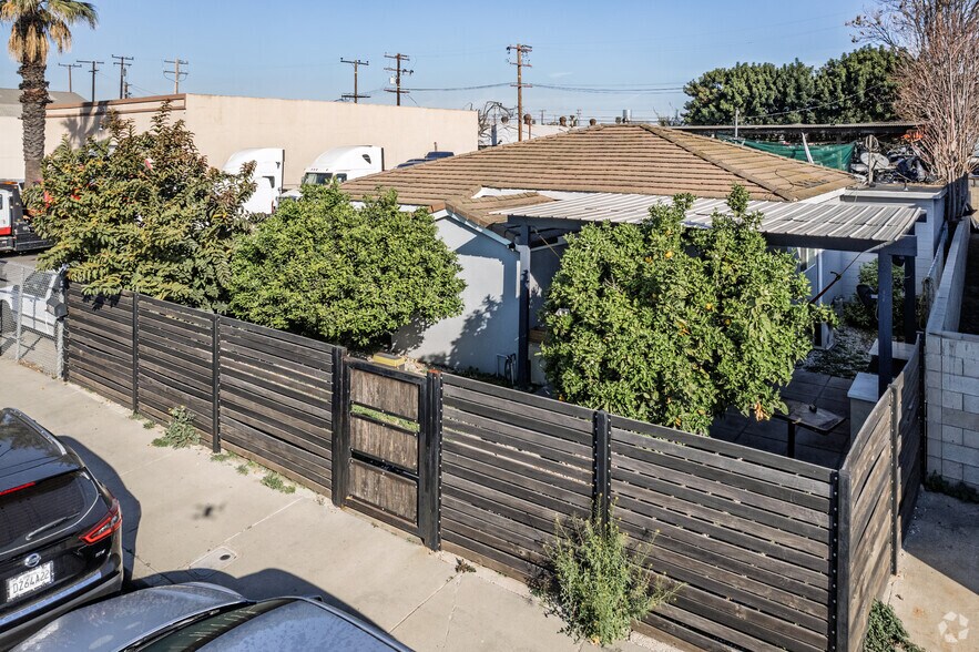 2035 W 15th St, Long Beach, CA à vendre - Photo du bâtiment - Image 1 de 16