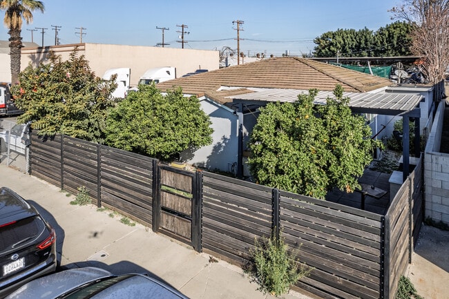 Plus de détails pour 2035 W 15th St, Long Beach, CA - Bureau à vendre