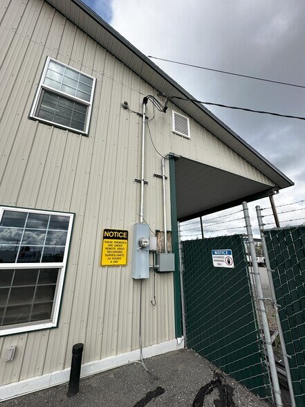 2630 Van Horn Rd, Fairbanks, AK à vendre - Photo du bâtiment - Image 3 de 17