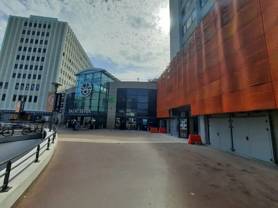Bureau dans Rouen à louer Photo du bâtiment- Image 1 de 14