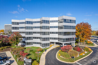 Plus de détails pour 2 Transam Plaza Dr, Oakbrook Terrace, IL - Bureau à louer