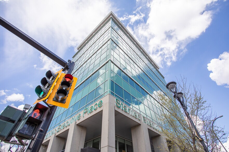 4900 50 St, Red Deer, AB à louer - Photo du bâtiment - Image 3 de 10