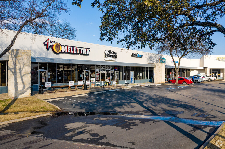 4631 Airport Blvd, Austin, TX for lease - Building Photo - Image 1 of 22