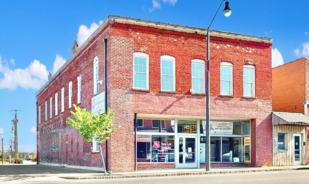 101 E Trade St, Sanford, NC à louer - Photo du bâtiment - Image 2 de 11