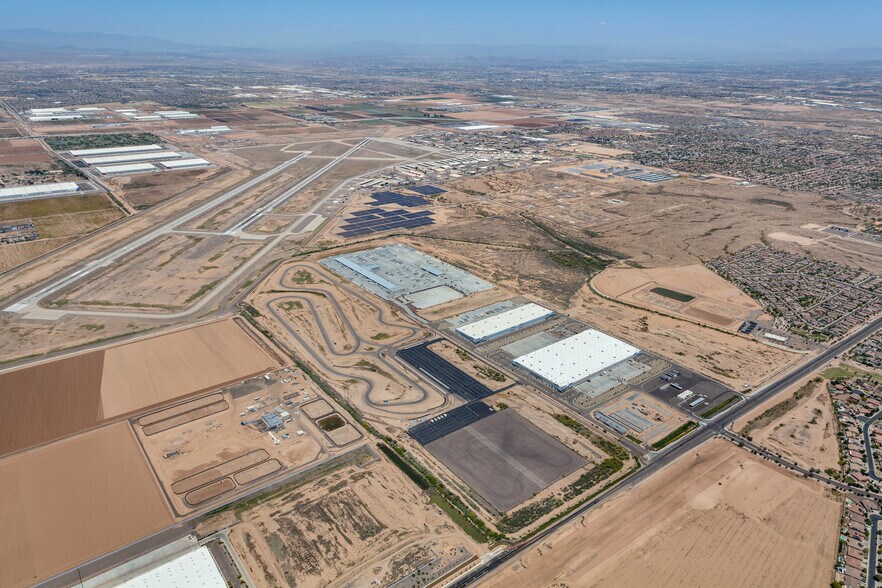 West Camelback Road rd, Litchfield Park, AZ à vendre - Photo du bâtiment - Image 3 de 4