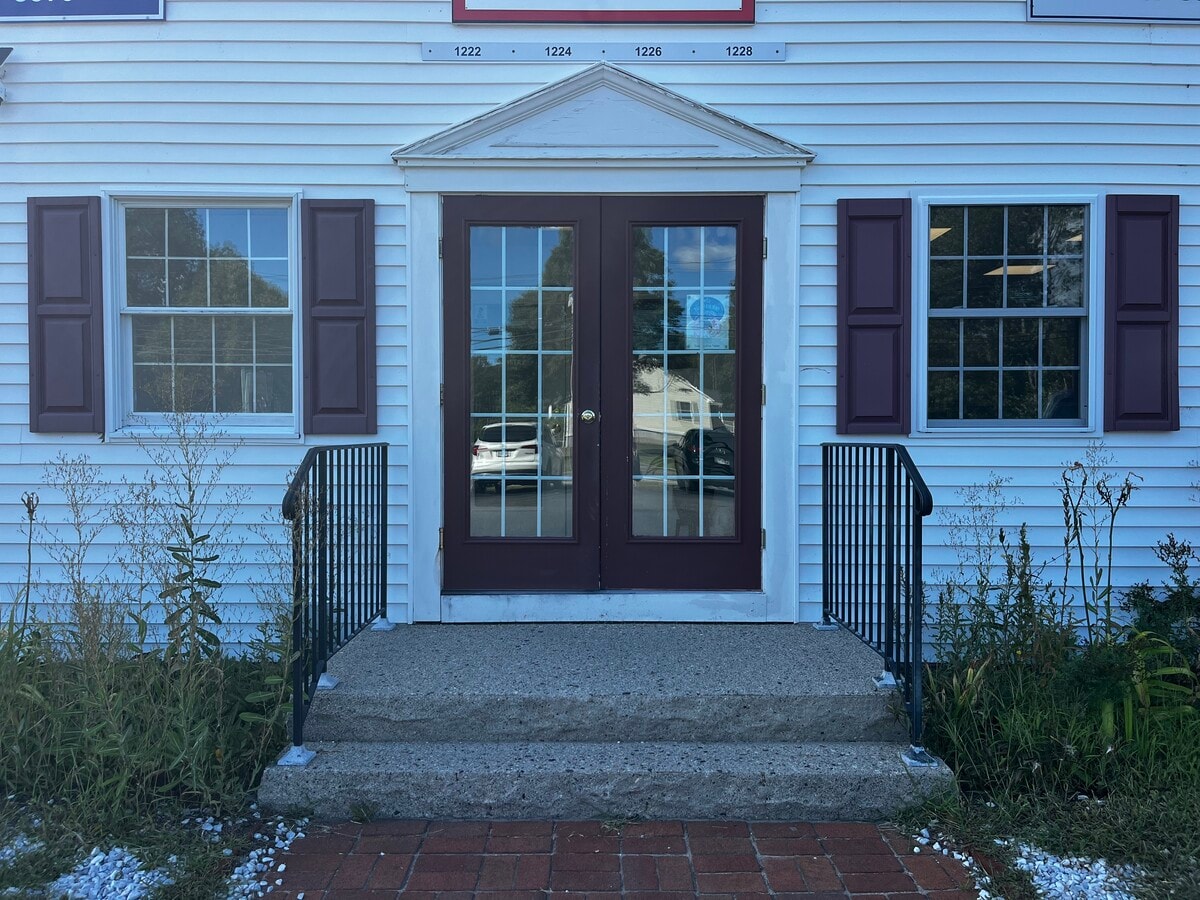 1222 Portland Road/ US Route 1, Arundel, ME 04046 - Unit 10 - - Interior Photo - Image 1 of 4