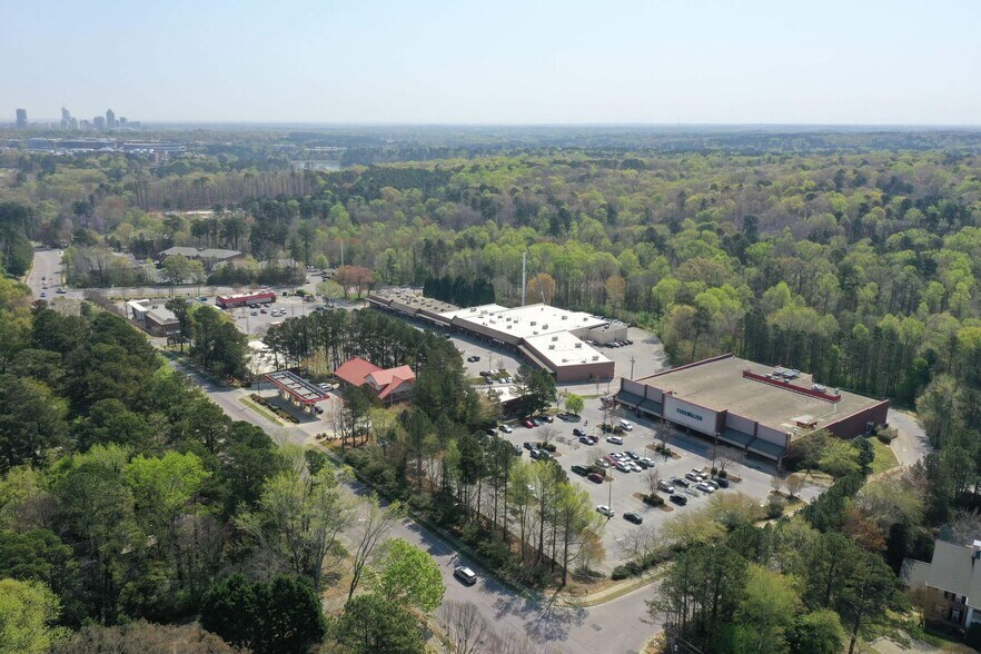 3205-3415 Avent Ferry Rd, Raleigh, NC à louer - Photo du bâtiment - Image 3 de 9
