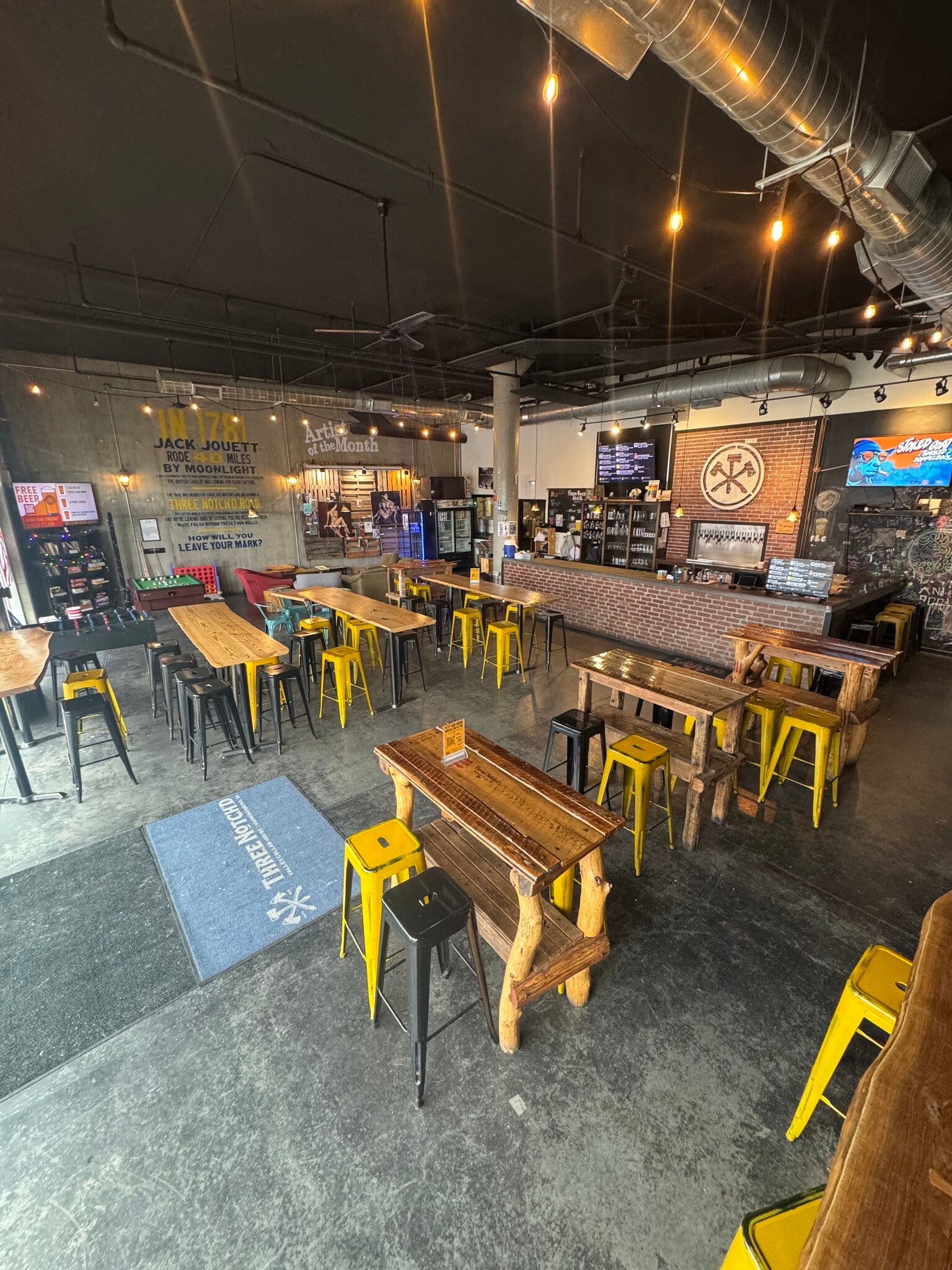 233-241 E Market St, Harrisonburg, VA for lease Interior Photo- Image 1 of 25