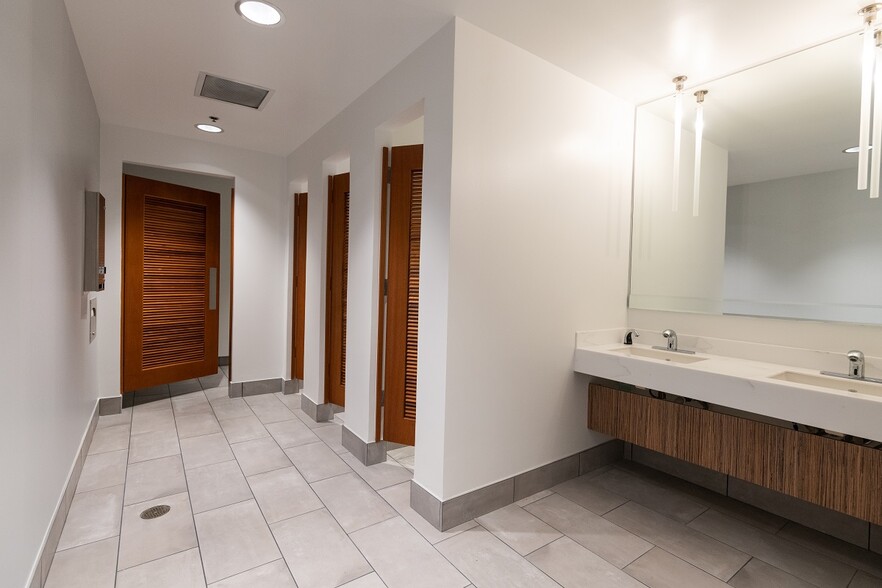 17177 Preston Rd, Dallas, TX for lease - Interior Photo - Image 2 of 15