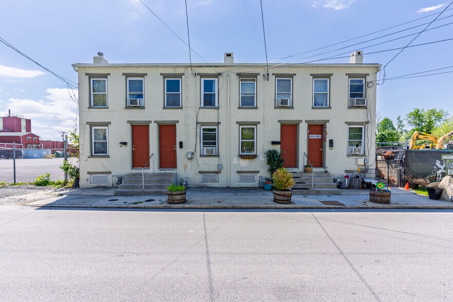 240-316 E Union St portefeuille de 2 propriétés à vendre sur LoopNet.ca - Photo du bâtiment - Image 2 de 12
