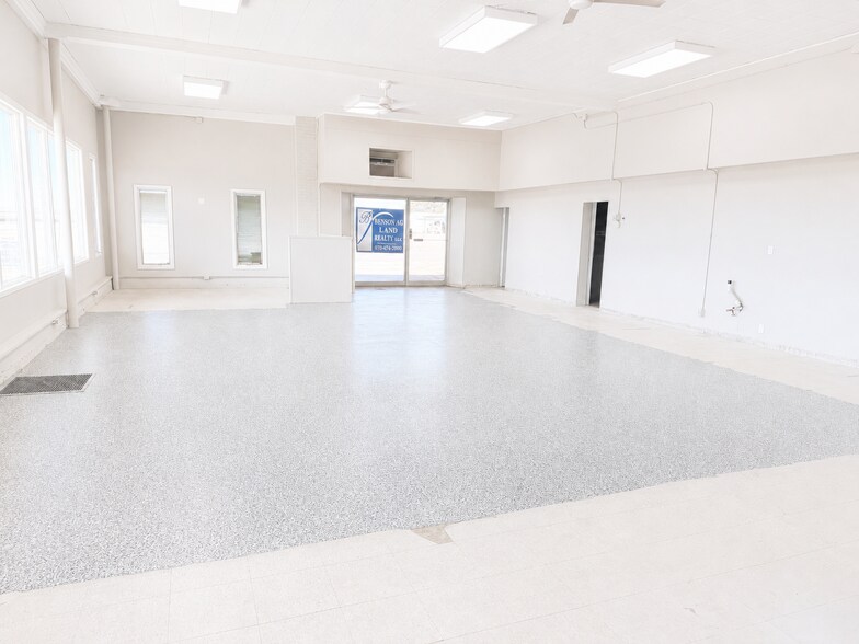622 W 1st St, Julesburg, CO à vendre - Hall d’entrée - Image 3 de 23